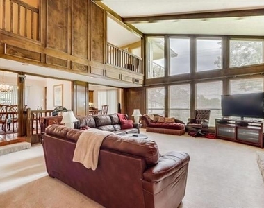 9310 Waterview Drive - Photo Thumbnail 5