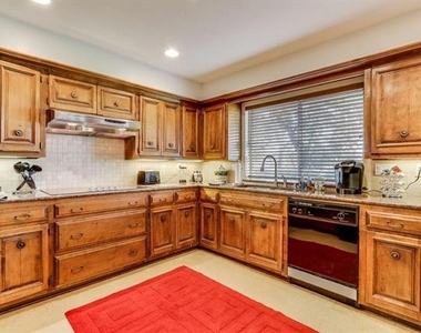 9310 Waterview Drive - Photo Thumbnail 14