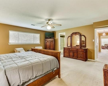 9310 Waterview Drive - Photo Thumbnail 25