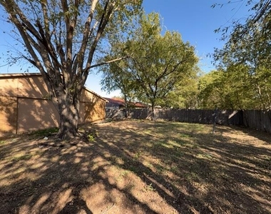 1233 Steinburg Lane - Photo Thumbnail 2