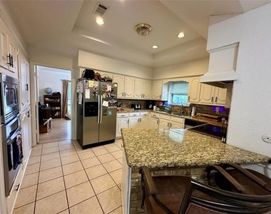 7145 Crooked Oak Drive - Photo Thumbnail 6