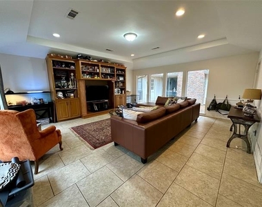 7145 Crooked Oak Drive - Photo Thumbnail 14