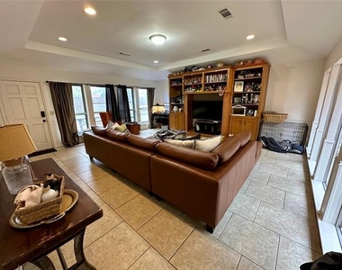 7145 Crooked Oak Drive - Photo Thumbnail 13