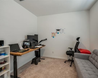 1443 Mesquite Lane - Photo Thumbnail 8