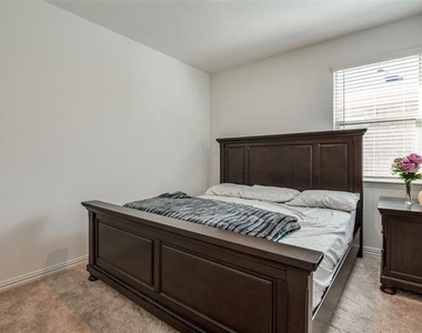 1443 Mesquite Lane - Photo Thumbnail 7