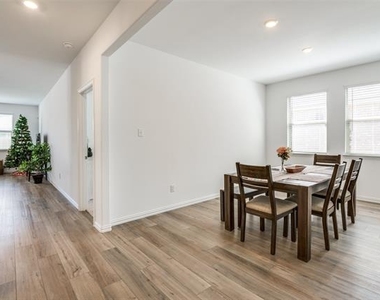 1443 Mesquite Lane - Photo Thumbnail 4