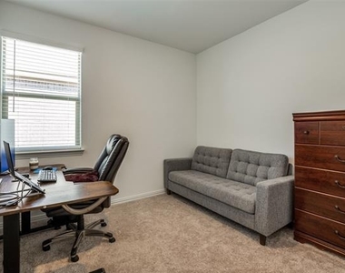 1443 Mesquite Lane - Photo Thumbnail 9
