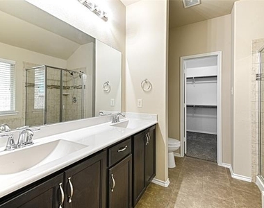 1213 Lambert Drive - Photo Thumbnail 13