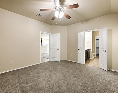 1213 Lambert Drive - Photo Thumbnail 12