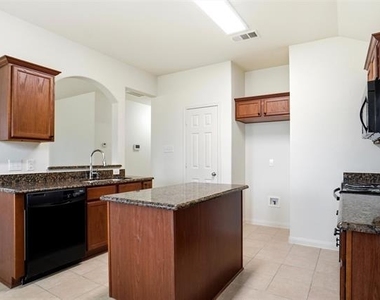 216 Meadow Ridge Drive - Photo Thumbnail 6