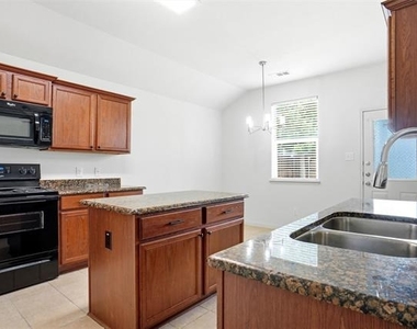 216 Meadow Ridge Drive - Photo Thumbnail 7