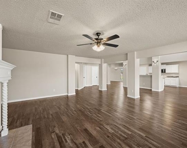 6209 San Marino Drive - Photo Thumbnail 7