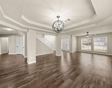 6209 San Marino Drive - Photo Thumbnail 2