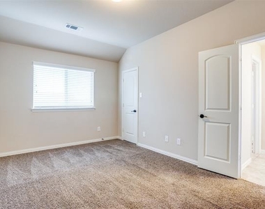 3303 Robin Trail - Photo Thumbnail 23