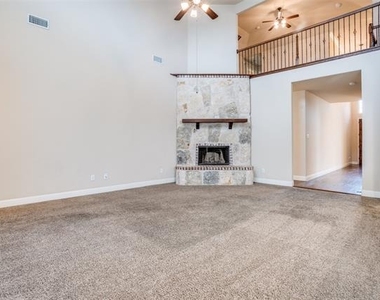3303 Robin Trail - Photo Thumbnail 4