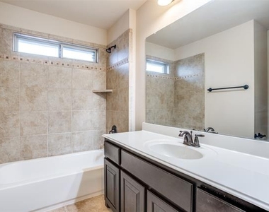 3303 Robin Trail - Photo Thumbnail 20