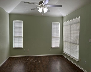 1505 Park Place - Photo Thumbnail 8