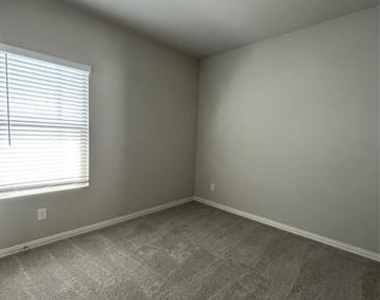 2003 Pine Stone Lane - Photo Thumbnail 17