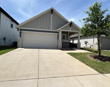 2003 Pine Stone Lane - Photo Thumbnail 3