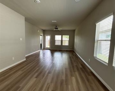 2003 Pine Stone Lane - Photo Thumbnail 13