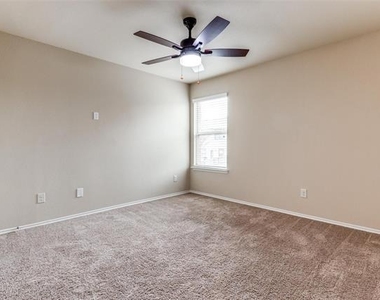 2903 Castlebend Drive - Photo Thumbnail 18