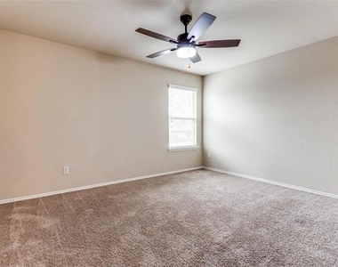2903 Castlebend Drive - Photo Thumbnail 21