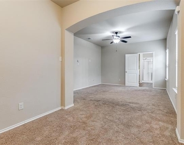 2903 Castlebend Drive - Photo Thumbnail 14