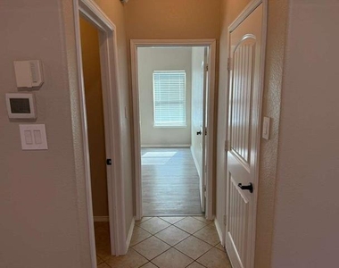 608 Pawnee Street - Photo Thumbnail 8