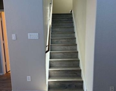 608 Pawnee Street - Photo Thumbnail 9