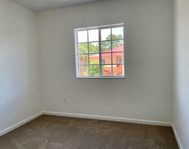 5064 Se Mariner Garden Circle - Photo Thumbnail 8