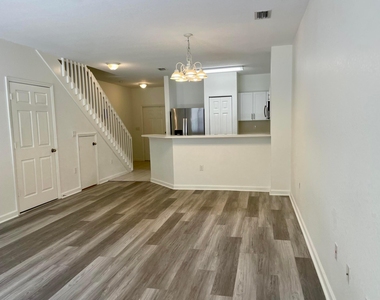 5064 Se Mariner Garden Circle - Photo Thumbnail 2