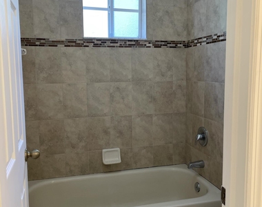 5064 Se Mariner Garden Circle - Photo Thumbnail 5