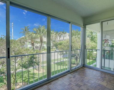 315 Venetian Drive - Photo Thumbnail 13