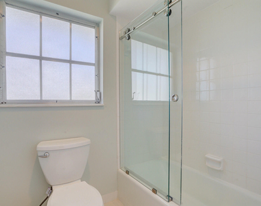 315 Venetian Drive - Photo Thumbnail 20