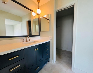 315 Venetian Drive - Photo Thumbnail 21
