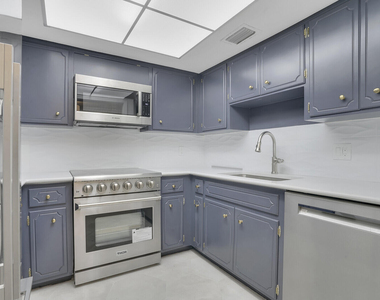 315 Venetian Drive - Photo Thumbnail 1
