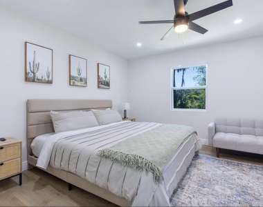 16932 W Aintree Drive W - Photo Thumbnail 11