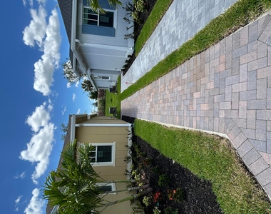 1769 Se Crosswood Way - Photo Thumbnail 1
