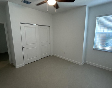 1769 Se Crosswood Way - Photo Thumbnail 23