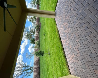 1769 Se Crosswood Way - Photo Thumbnail 9