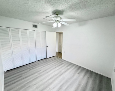 1101 Bahama Bend - Photo Thumbnail 17