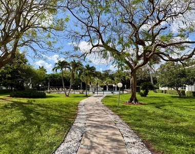 1101 Bahama Bend - Photo Thumbnail 30
