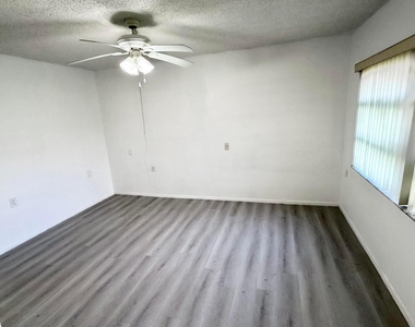 1101 Bahama Bend - Photo Thumbnail 9