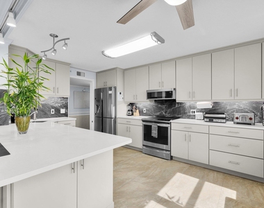 5049 N Hwy A1a - Photo Thumbnail 8