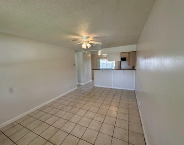 2601 Nw 64th Terrace - Photo Thumbnail 5