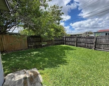 2601 Nw 64th Terrace - Photo Thumbnail 14