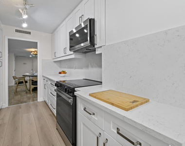 4200 N Ocean Drive - Photo Thumbnail 34