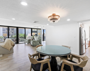 4200 N Ocean Drive - Photo Thumbnail 3