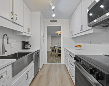 4200 N Ocean Drive - Photo Thumbnail 33