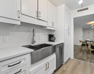 4200 N Ocean Drive - Photo Thumbnail 35